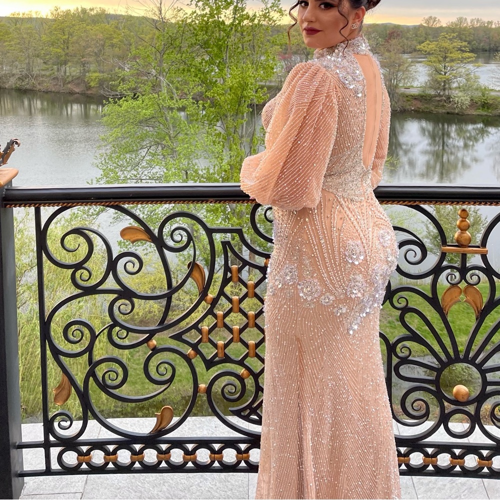 Custom Gown beaded puff sleeve - Picture 3 of 4